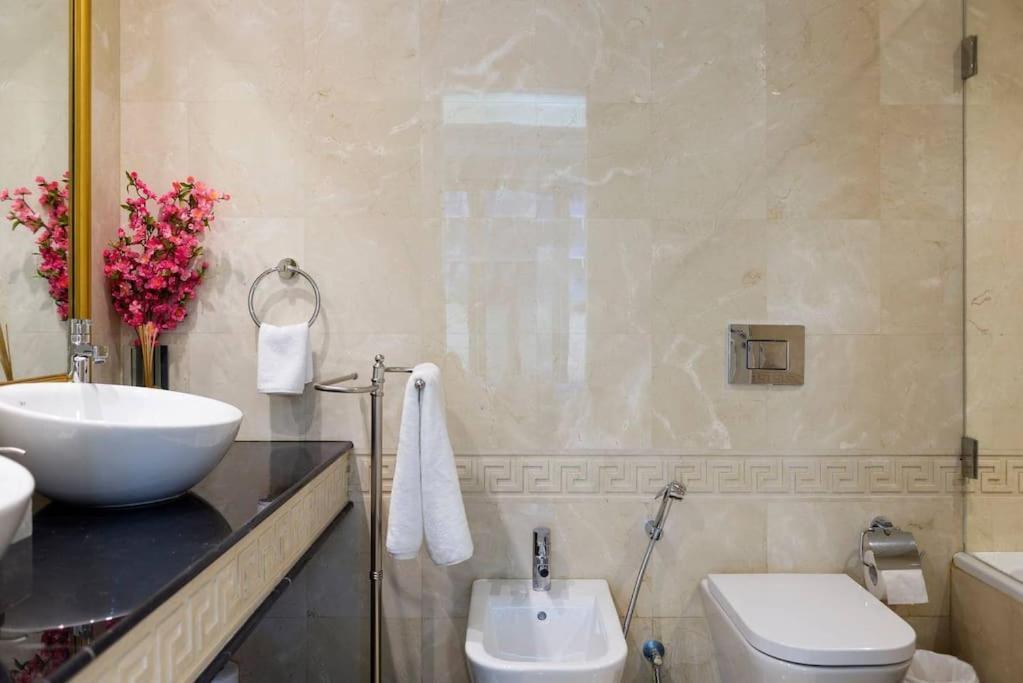 Versace Tower Luxury Suites - Downtown Бейрут Екстериор снимка